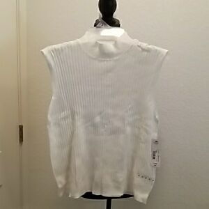 Chic White Sleeveless Blouse